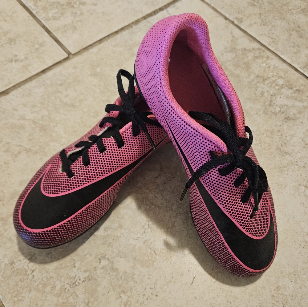 Nike Pink and Black Girls Athletic Shoes